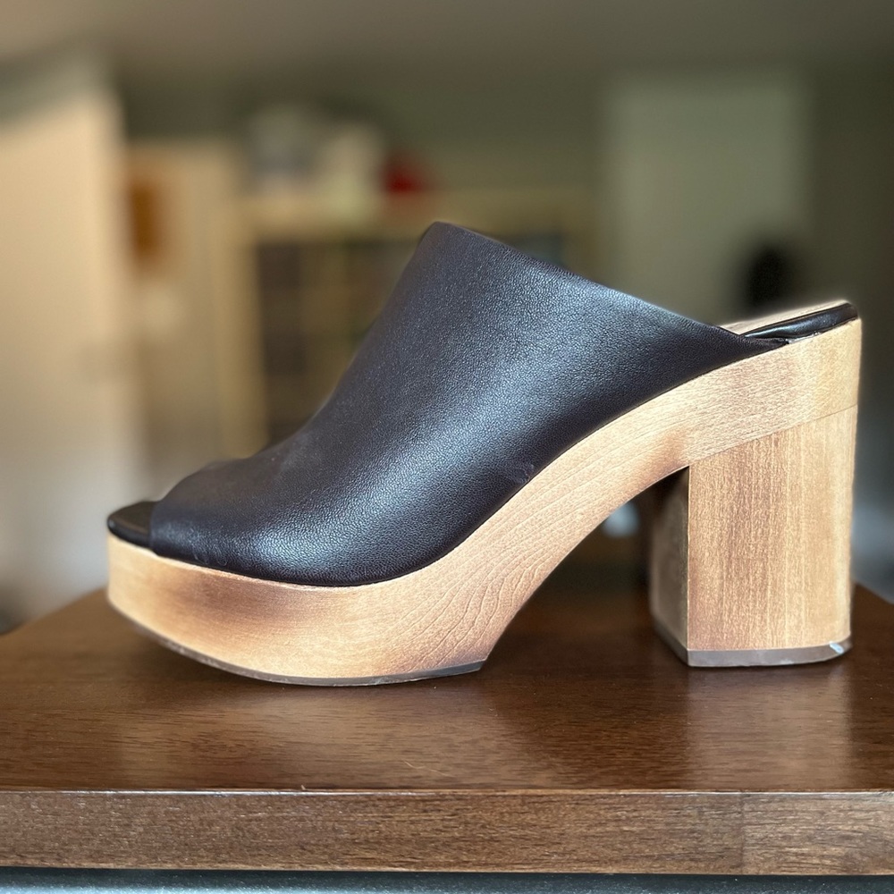 Kelsi Dagger Wood Platform Heel in Deep Plum